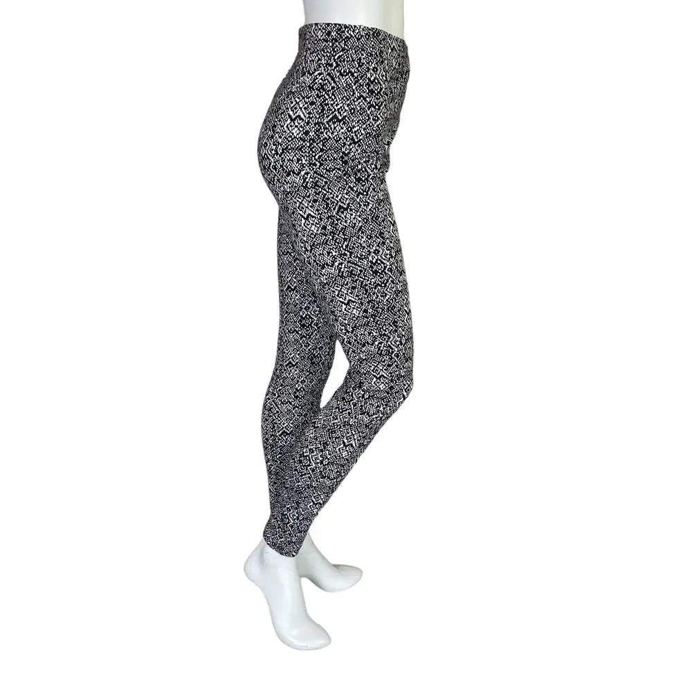 Chico's | Women's Black/White Pattern Fabulously Slimming Leggings | Size: 10 - Picture 5 of 8